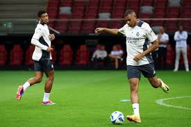 这庆祝身影太熟悉,拜仁贝肯鲍尔杯-多特,罗本终场前破门.